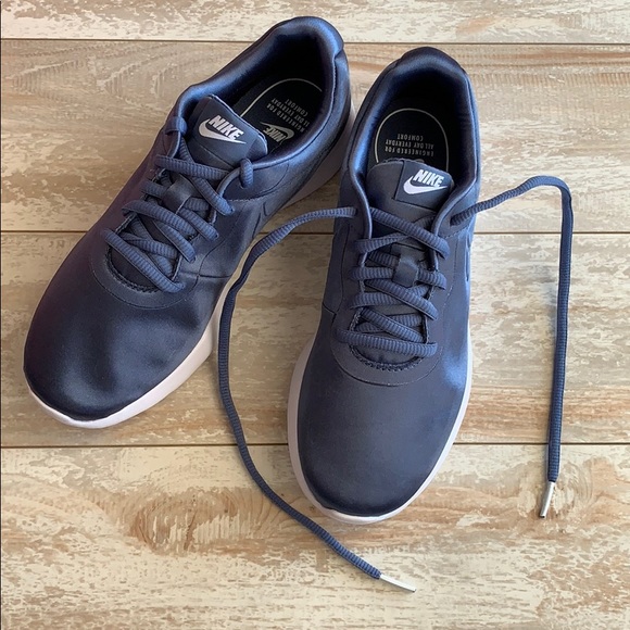 NWT Nike tanjun Premium - Picture 3 of 8